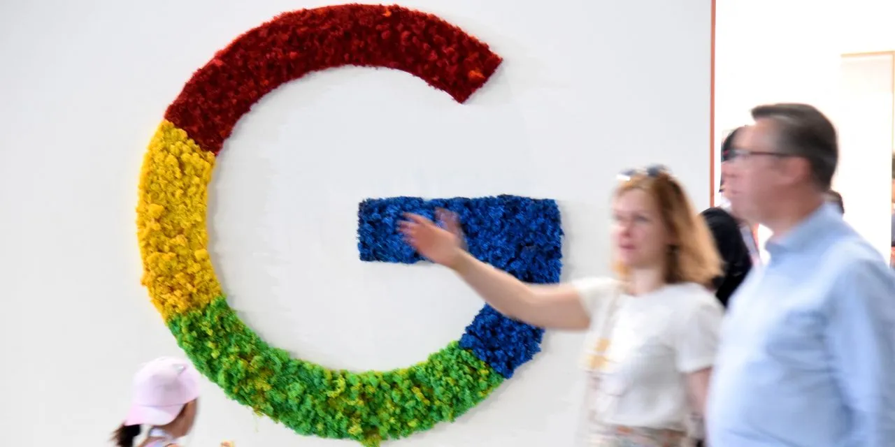 Google Ad Growth Accelerates as Economic Outlook Improves